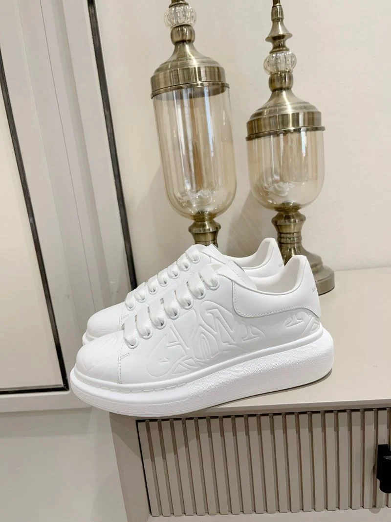 WellDesigned Alexander Mcqueen Low Shoes 16319