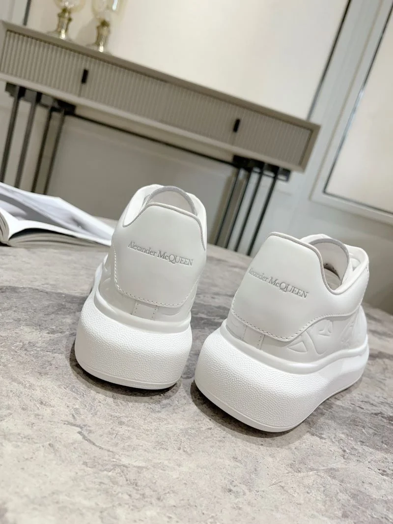 WellDesigned Alexander Mcqueen Low Shoes 16319