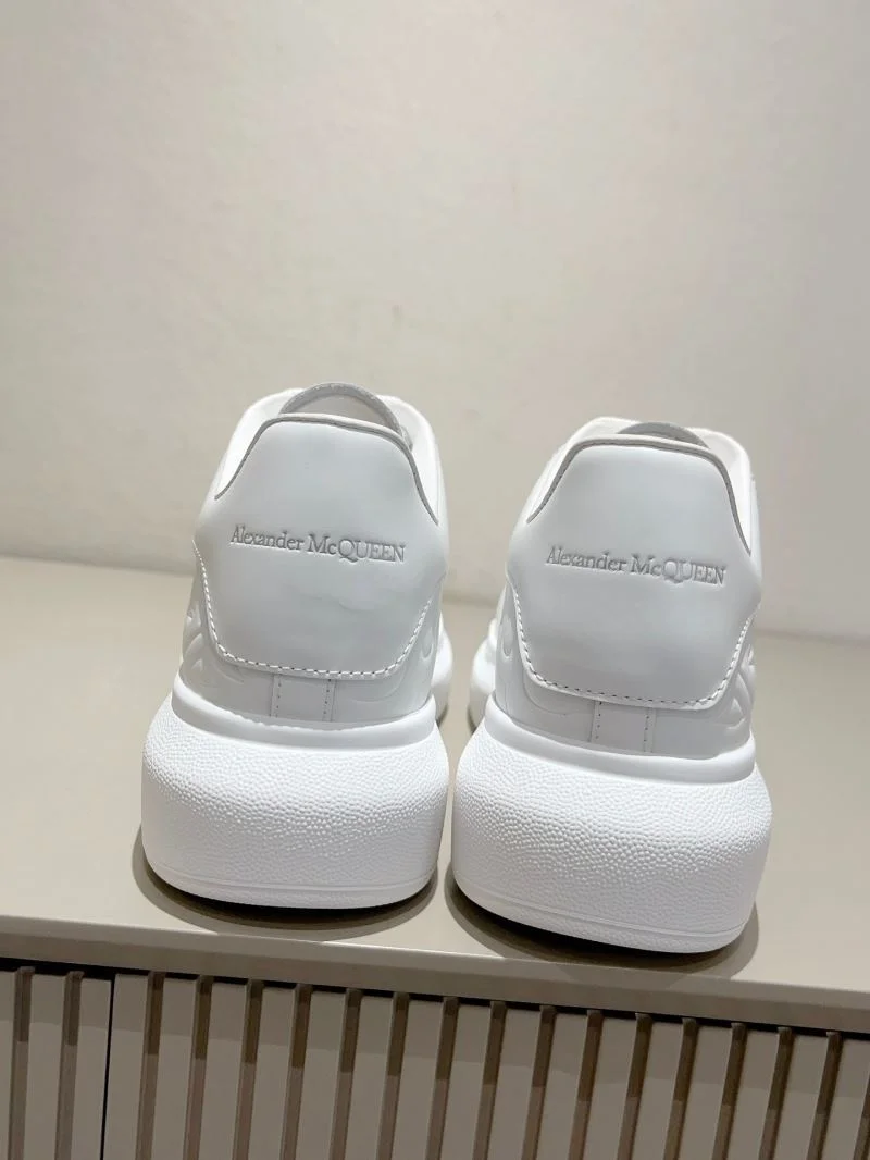 WellDesigned Alexander Mcqueen Low Shoes 16319