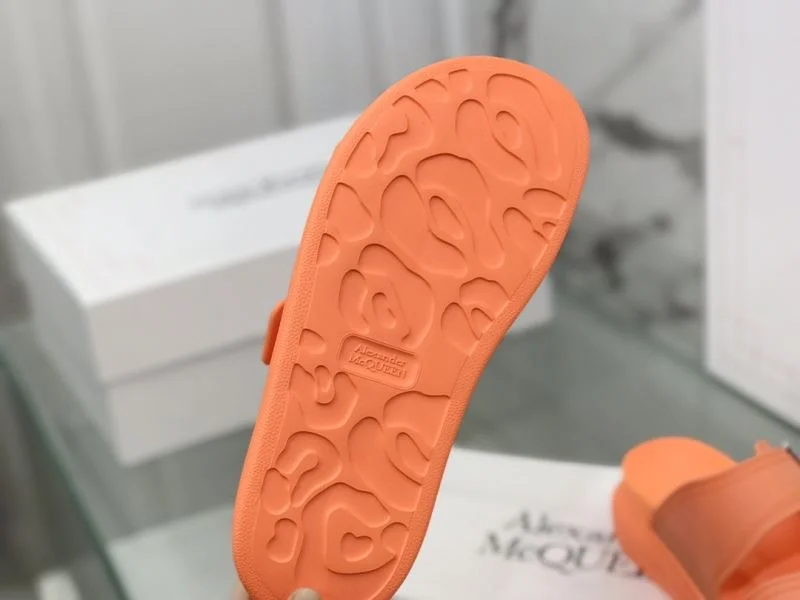 Cozy Alexander Mcqueen Slippers 16457