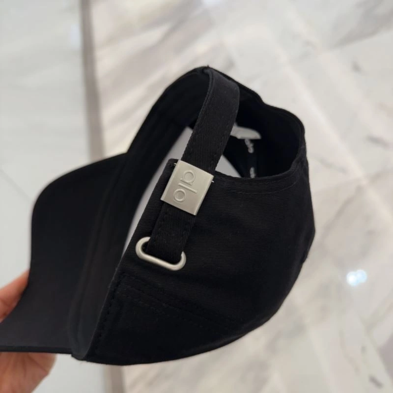 Alo Caps FashionForward 261023