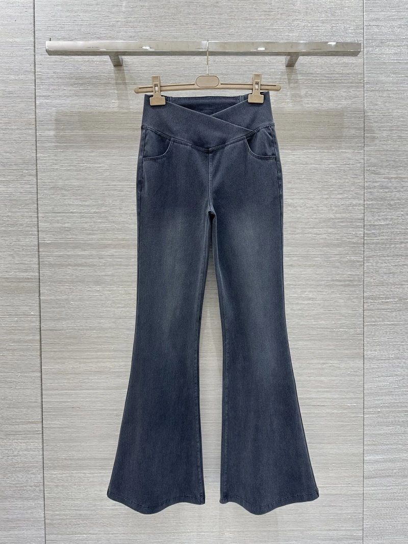 Trendsetting Alo Jeans 152040
