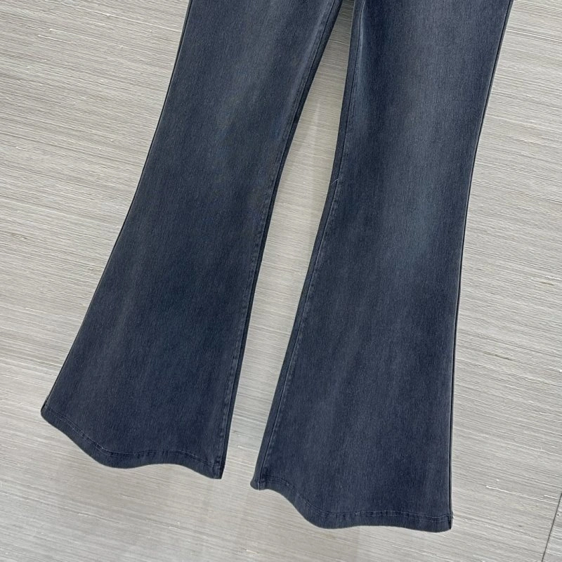 Trendsetting Alo Jeans 152040