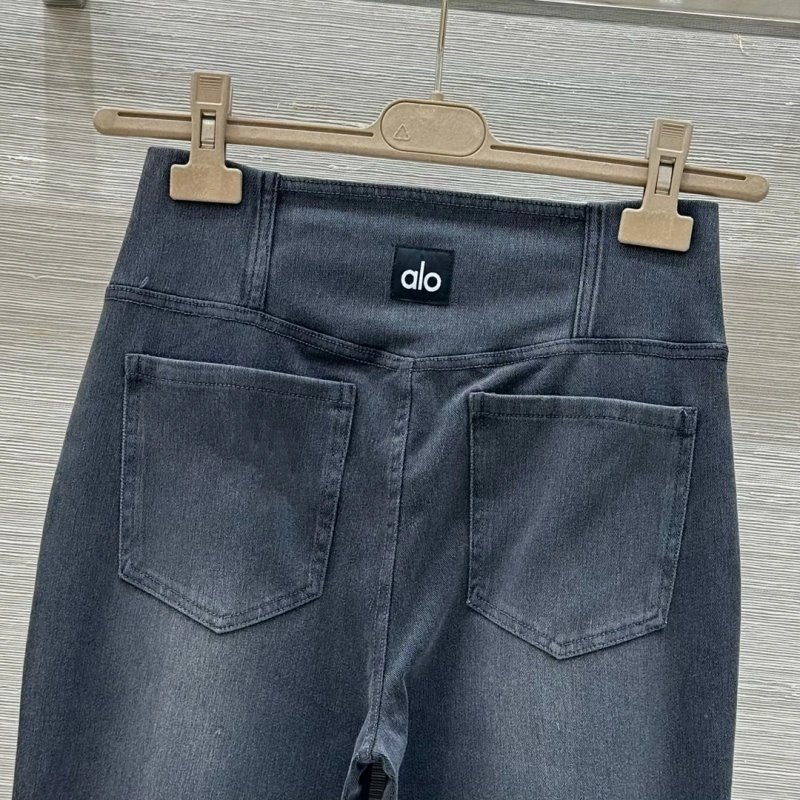Trendsetting Alo Jeans 152040