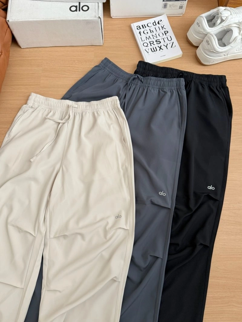 Seasonal Alo Long Pants 152037