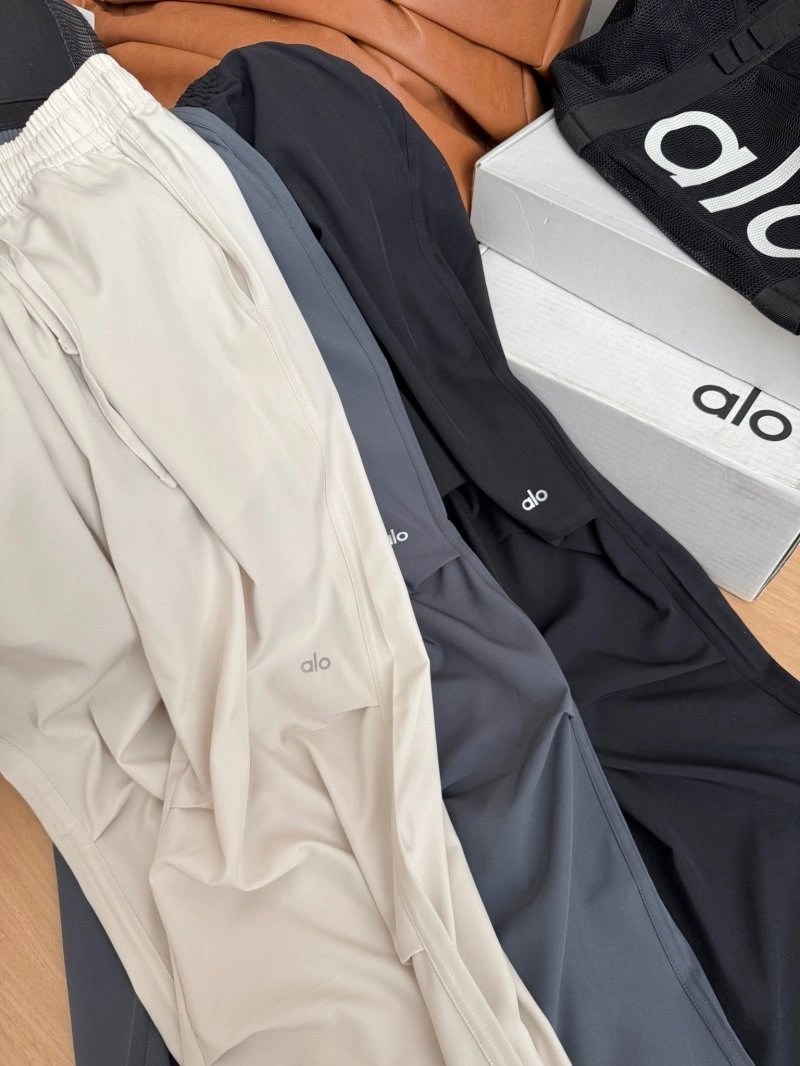 Seasonal Alo Long Pants 152037