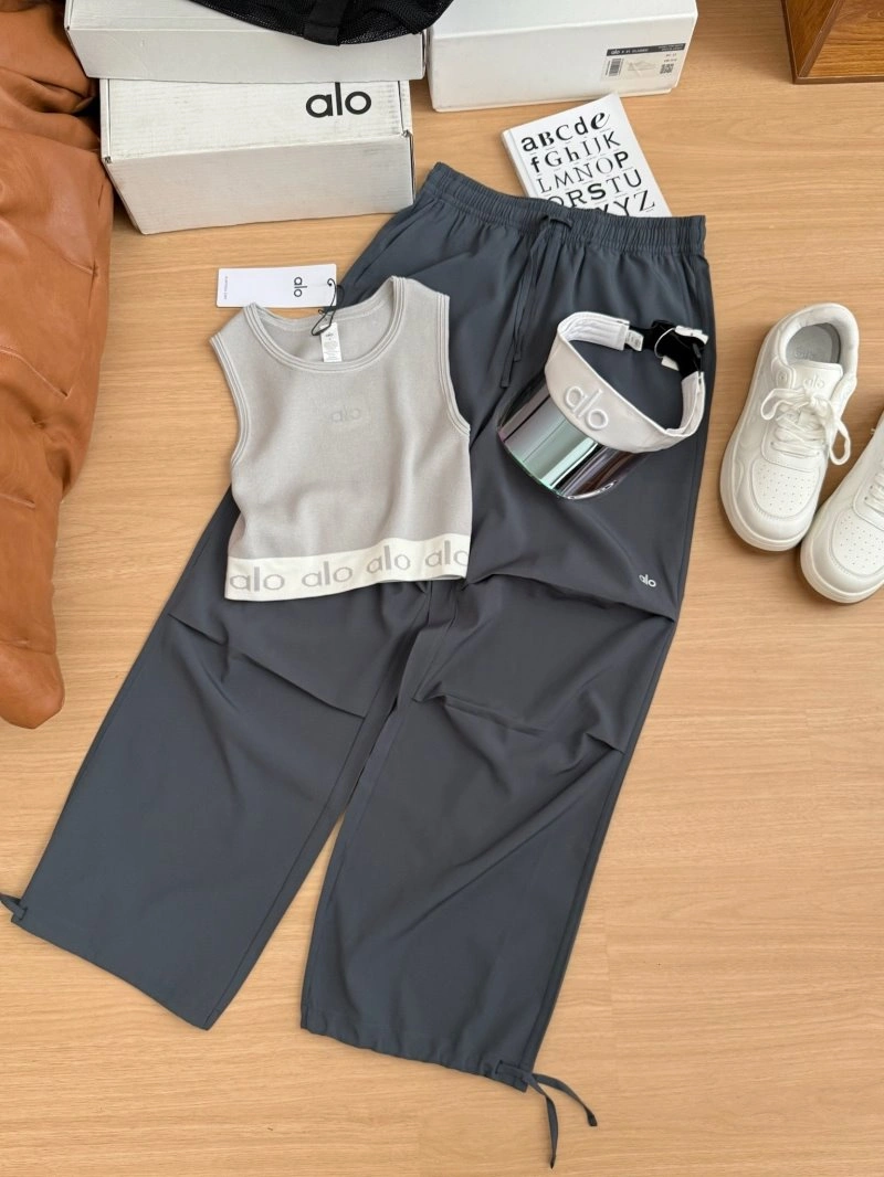Seasonal Alo Long Pants 152037