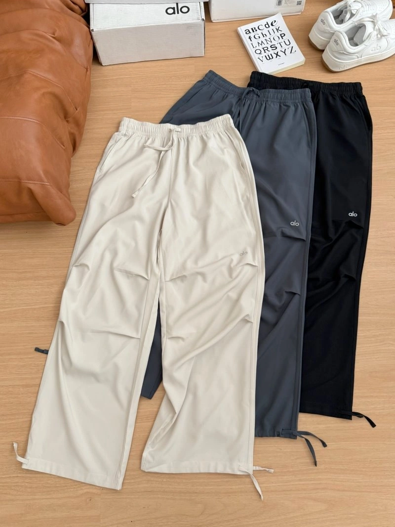 Seasonal Alo Long Pants 152037