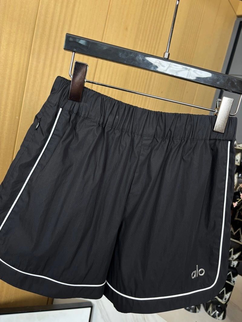 Alo Short Pants WellDesigned 150071