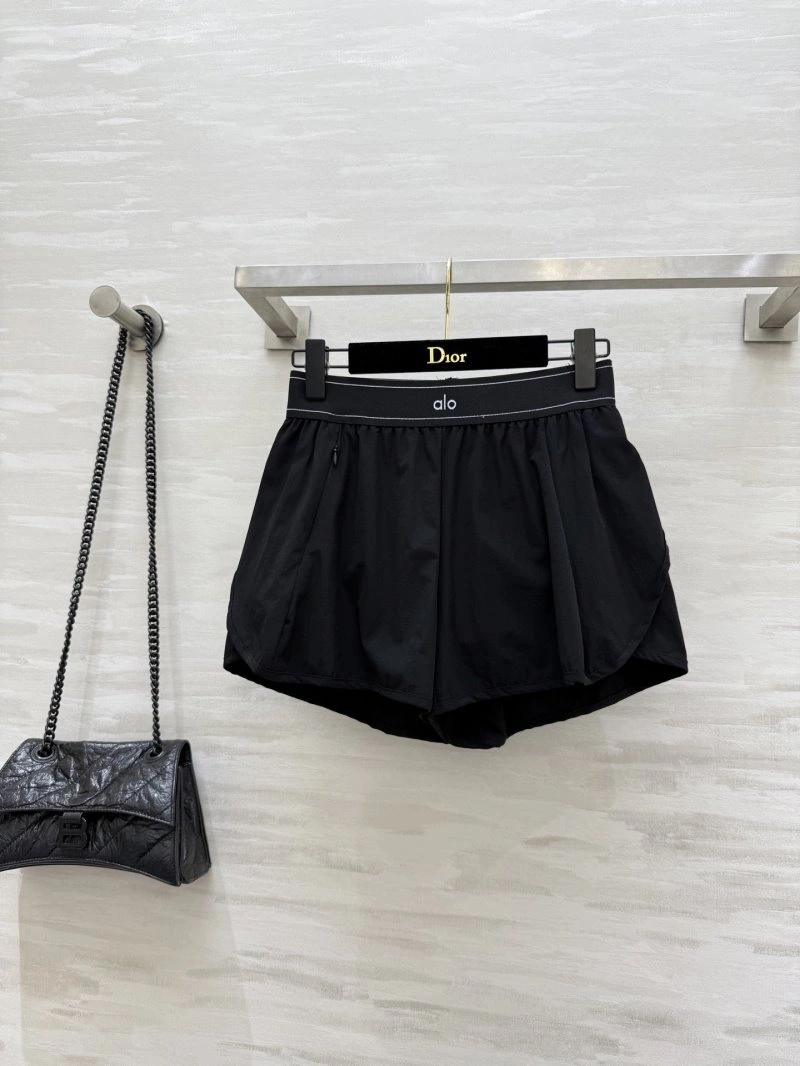 Alo Short Pants Effortless 153154