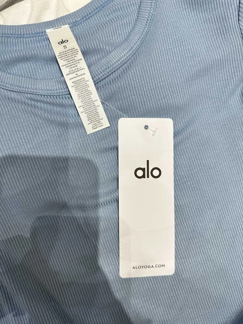 Alo T-Shirts FashionForward 152432