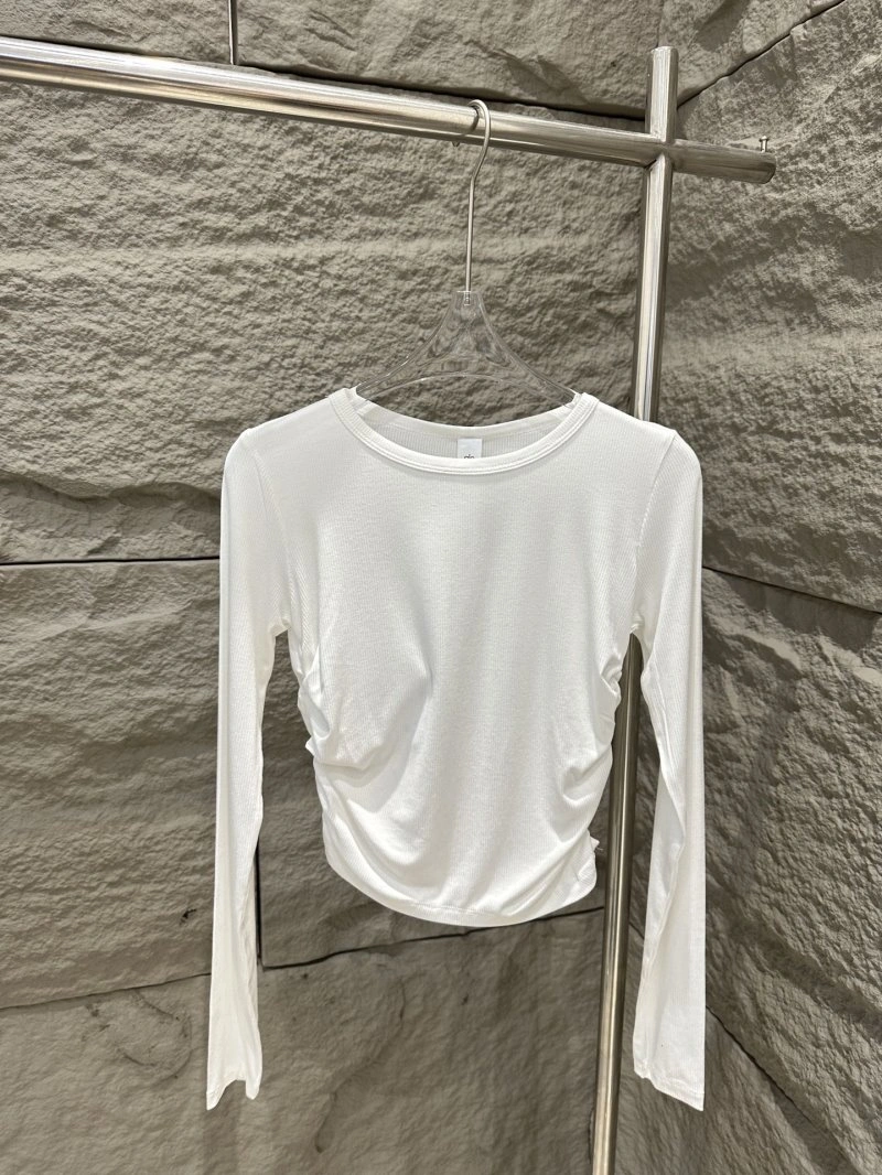 Alo T-Shirts FashionForward 152432