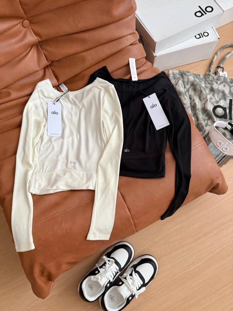 UrbanChic Alo T-Shirts 155064