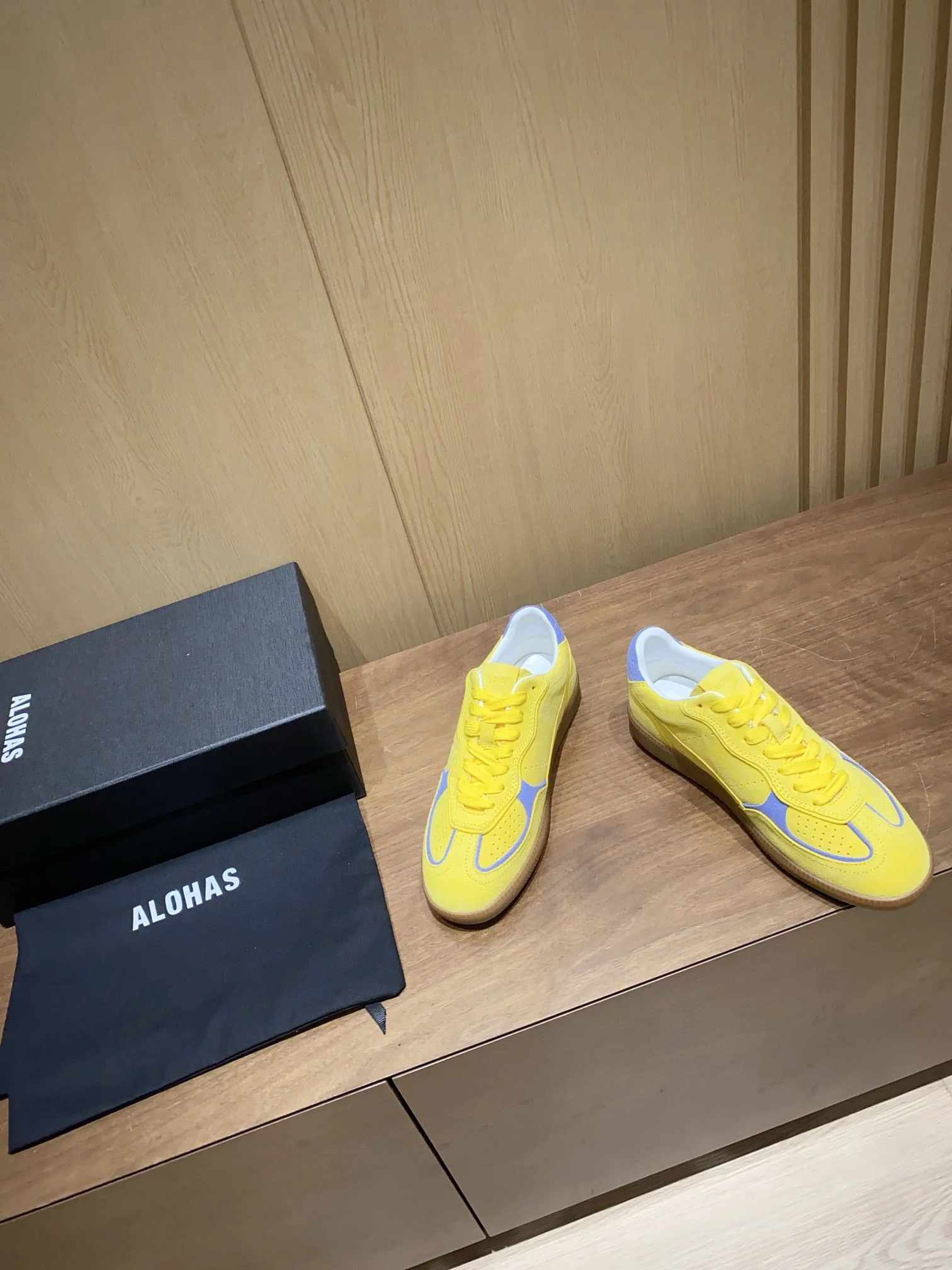 Alohas Shoes Modern 8490