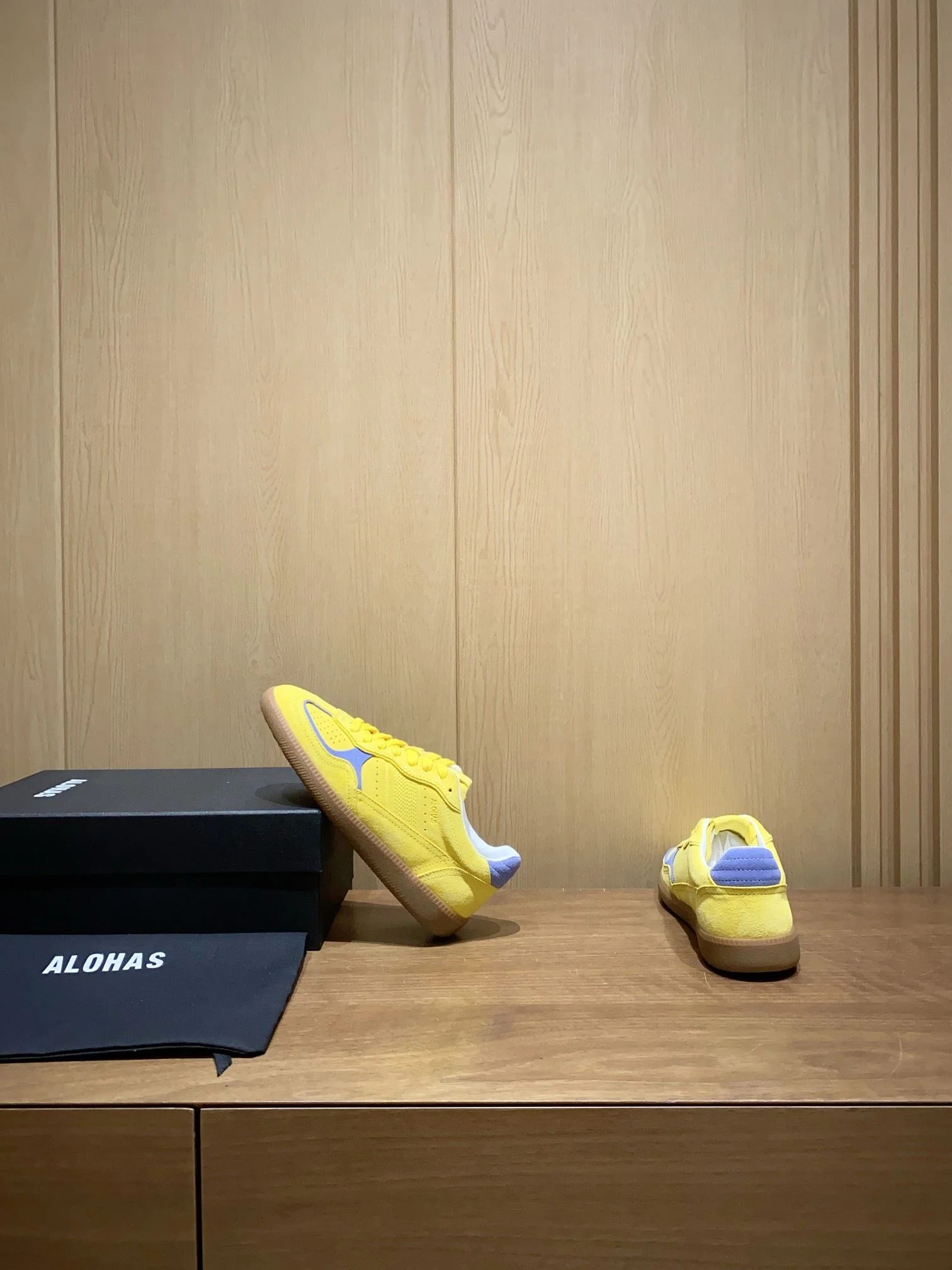 Alohas Shoes Modern 8490