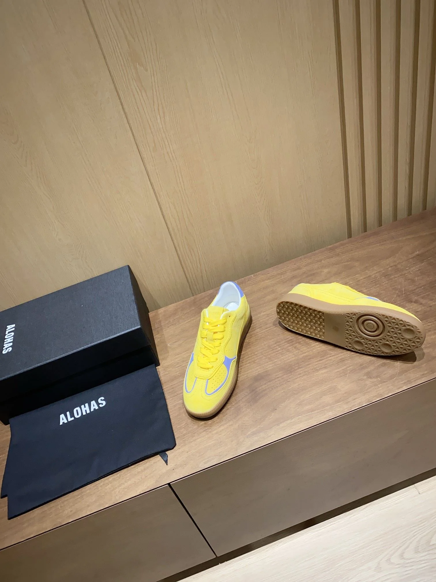 Alohas Shoes Modern 8490
