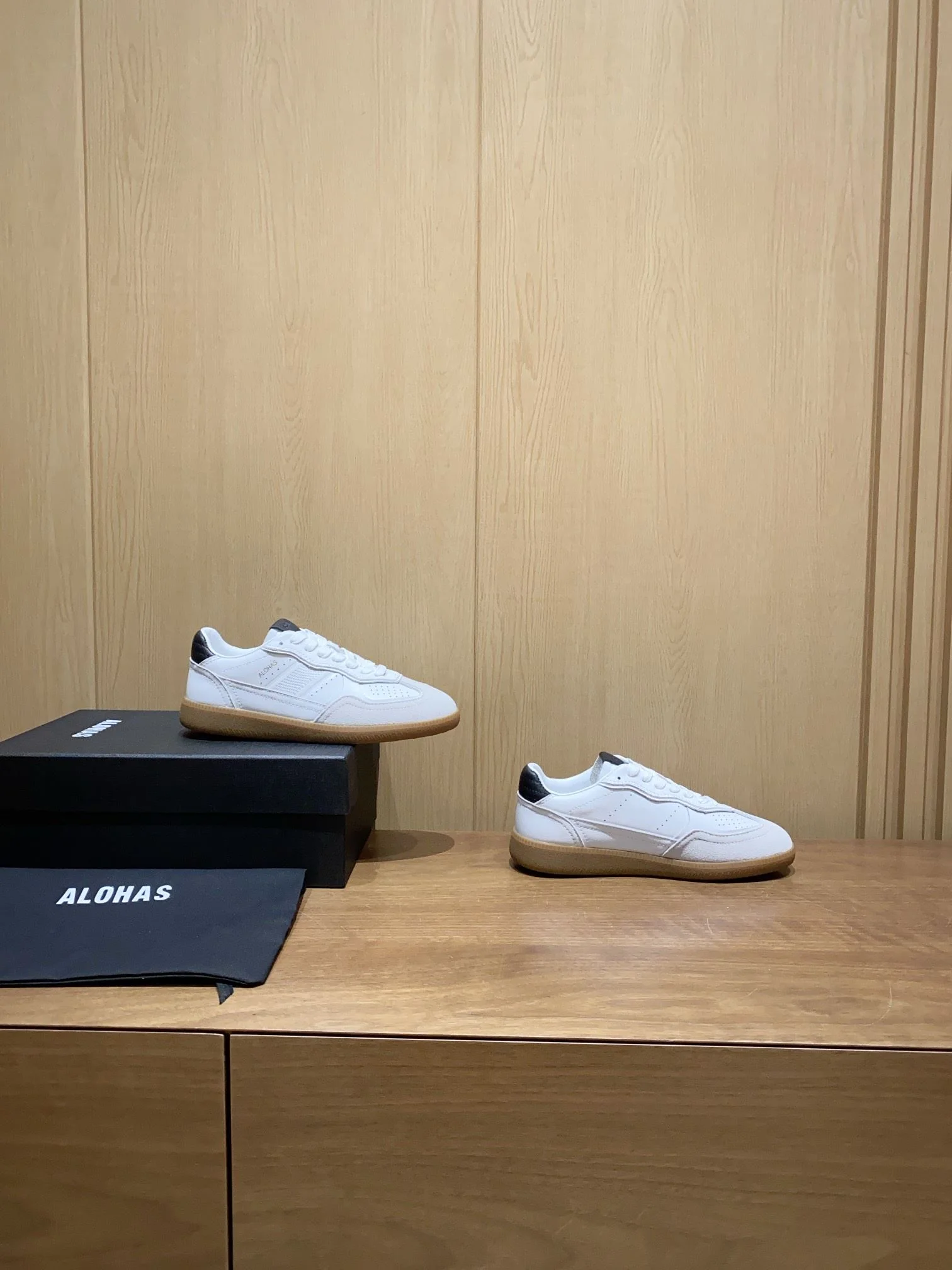 Alohas Shoes ModernLook 8522