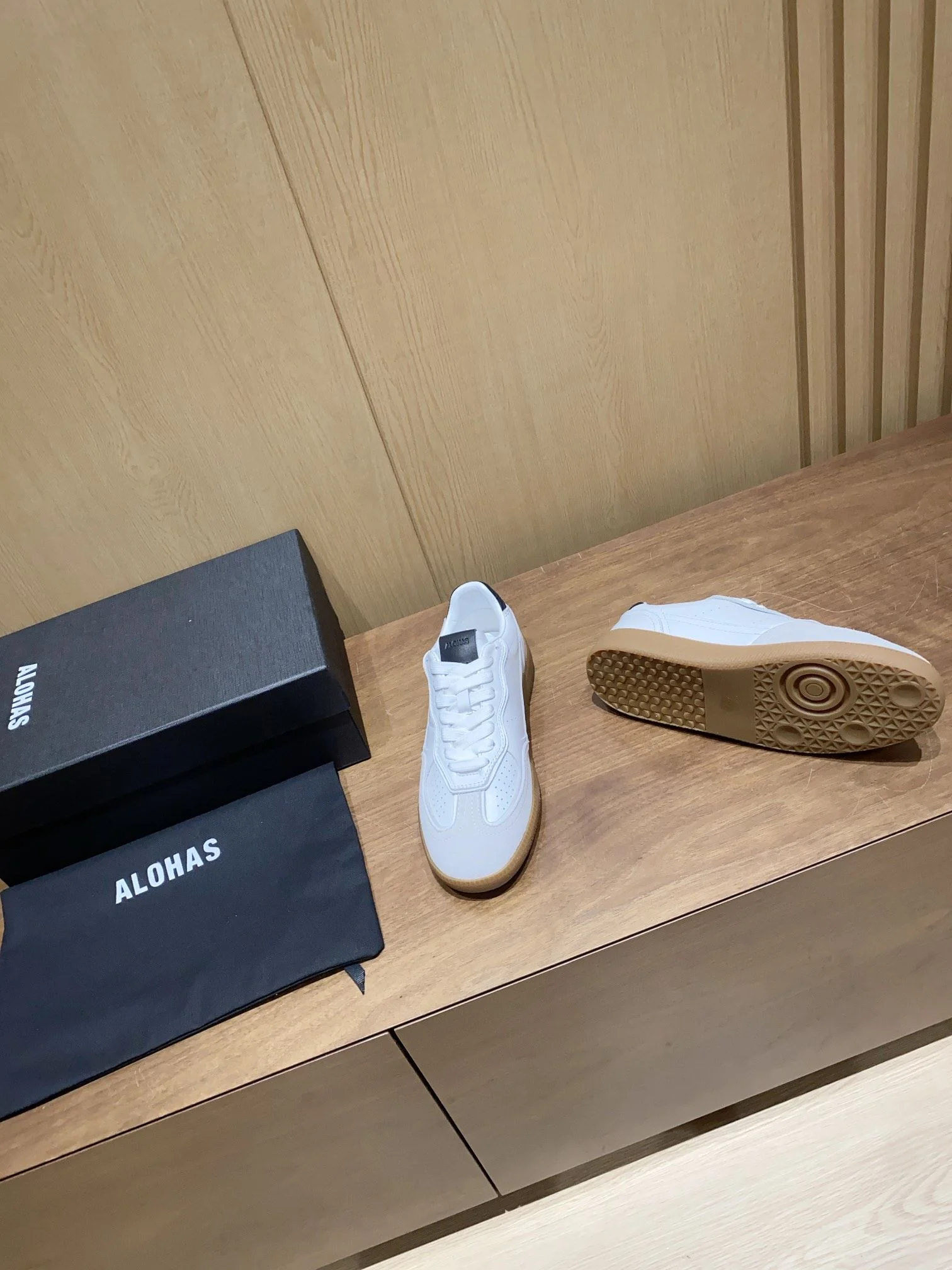 Alohas Shoes ModernLook 8522