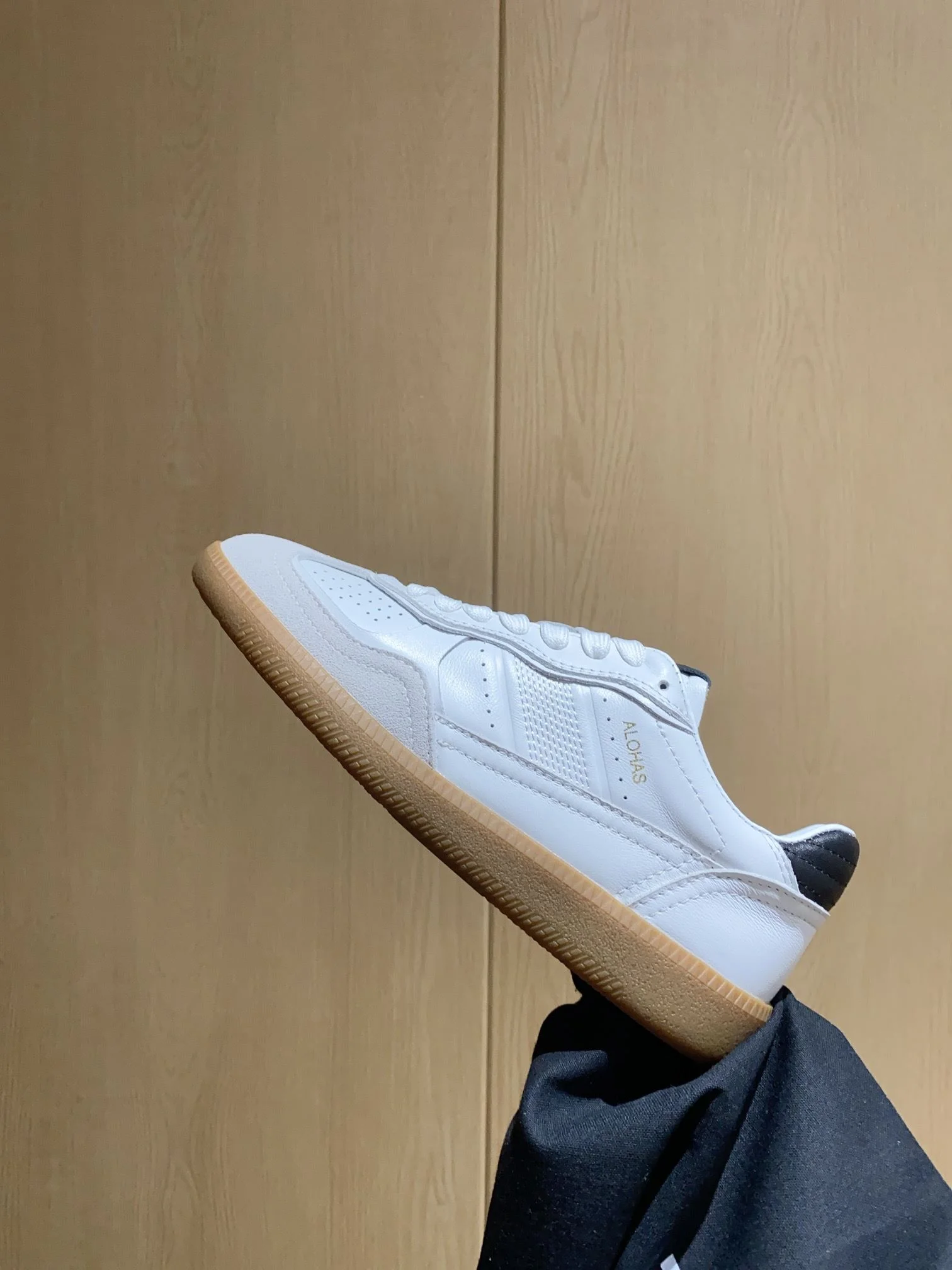 Alohas Shoes ModernLook 8522