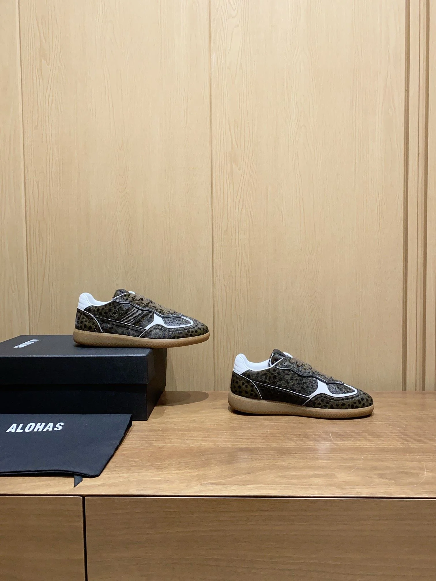Alohas Shoes QuickDry 8457
