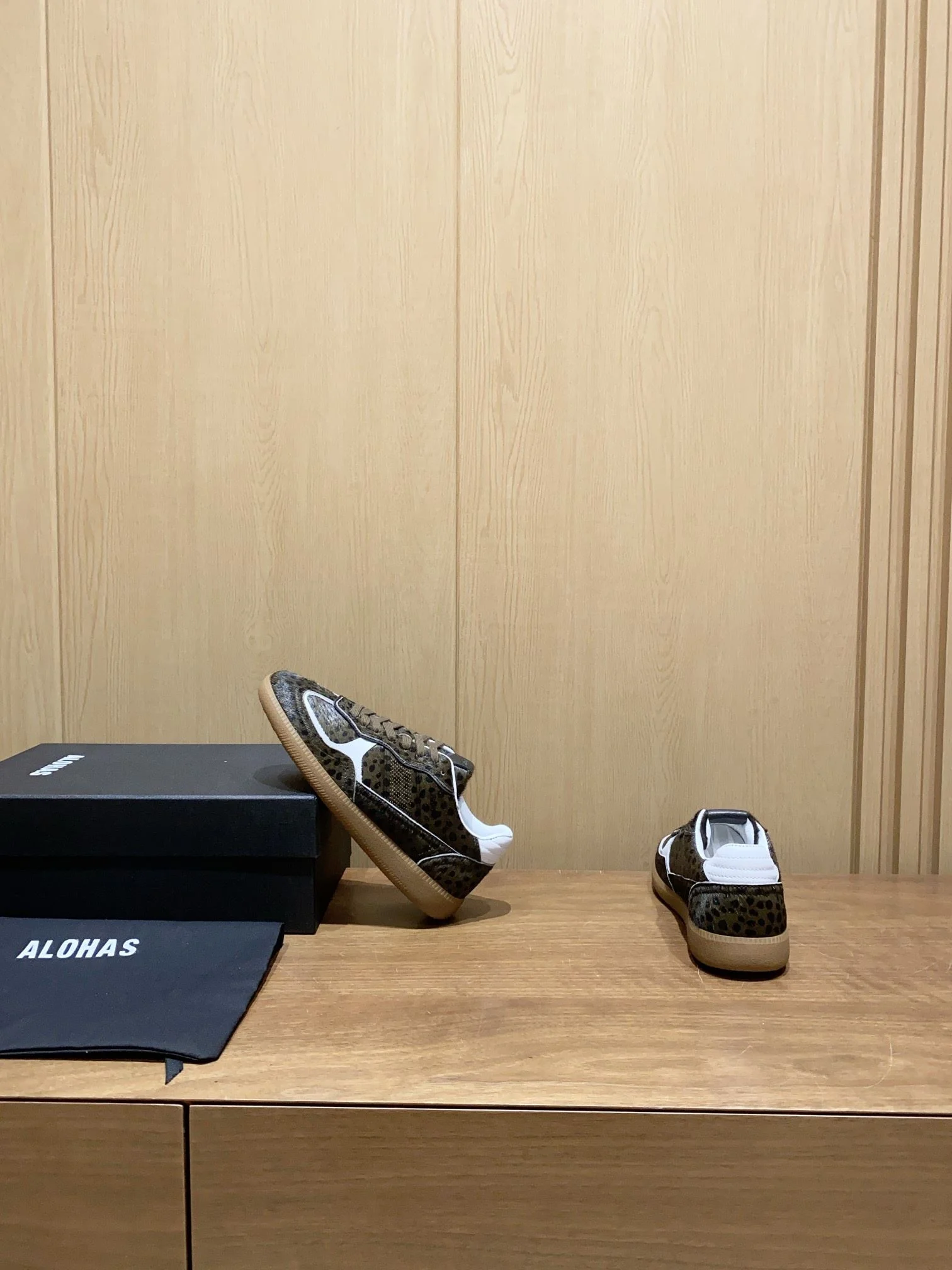 Alohas Shoes QuickDry 8457