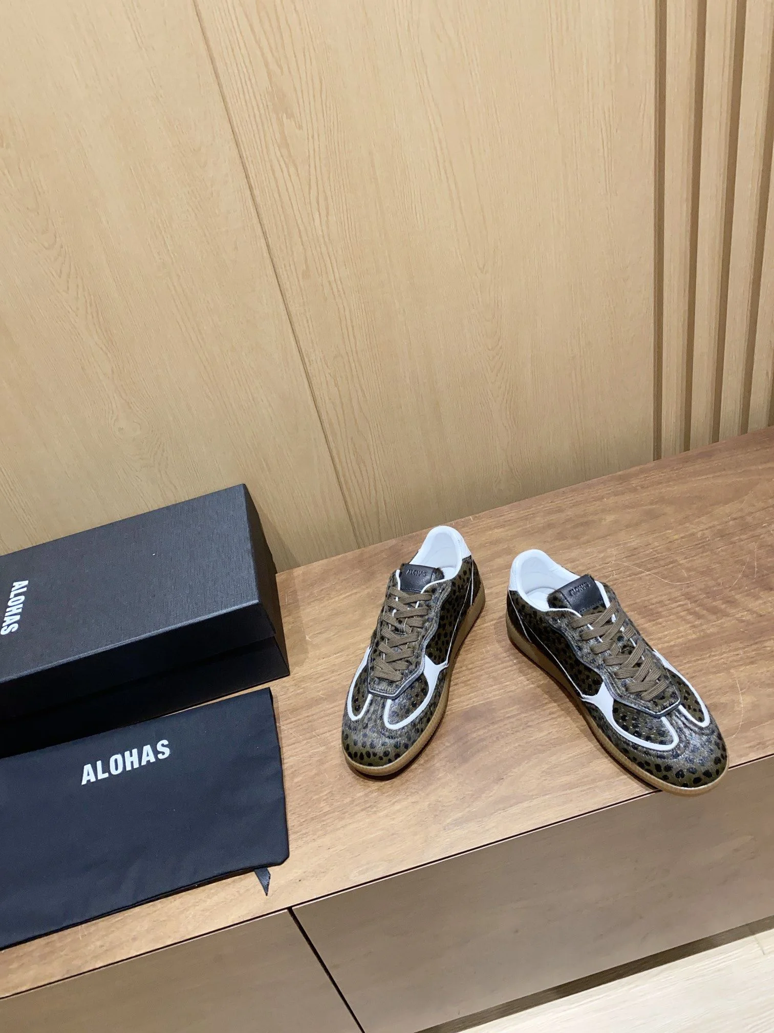 Alohas Shoes QuickDry 8457