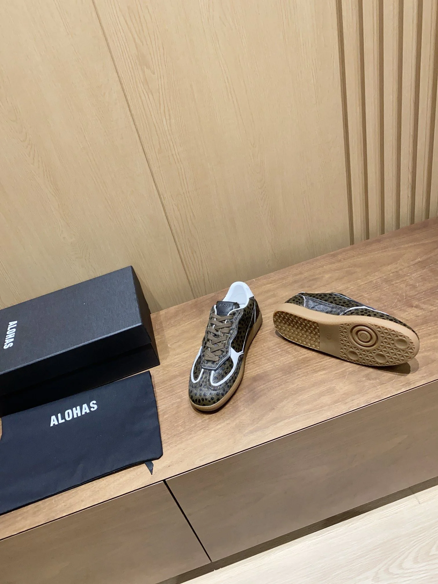 Alohas Shoes QuickDry 8457