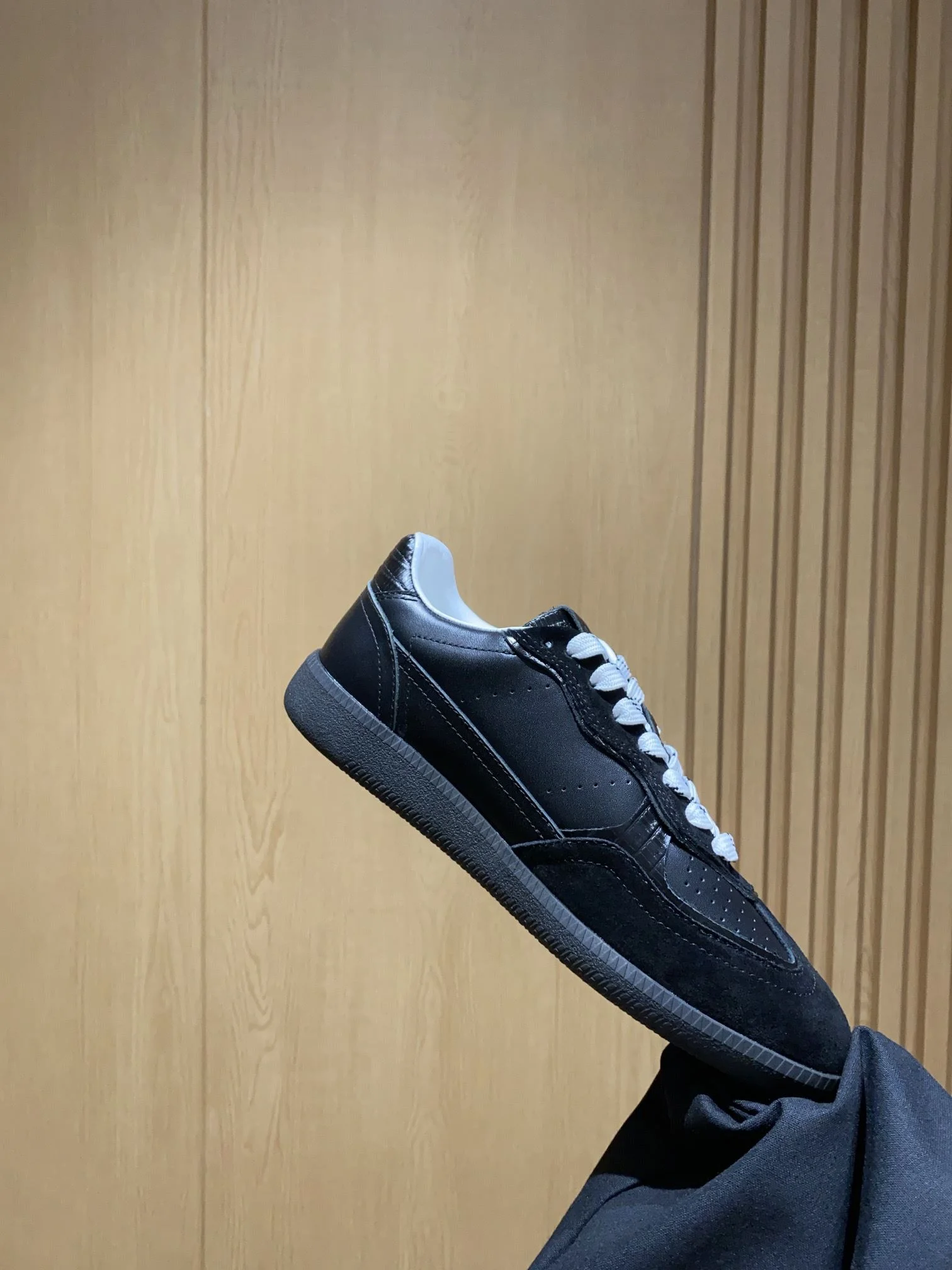 Alohas Shoes Sporty 8450