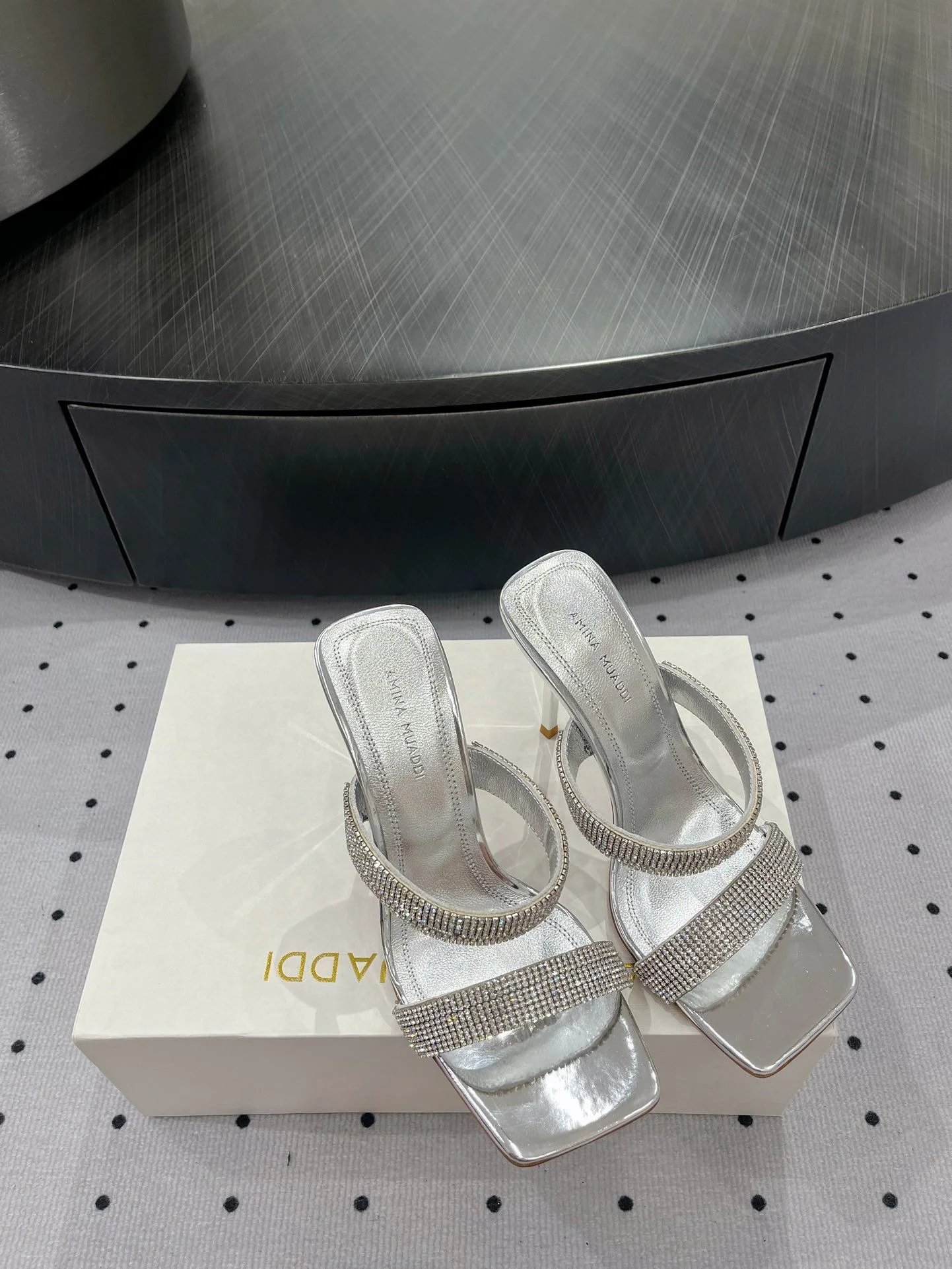 Stylish Amina Muaddi Sandals 8524