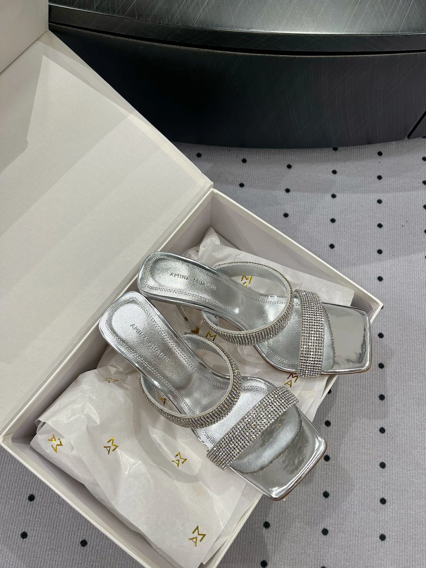 Stylish Amina Muaddi Sandals 8524