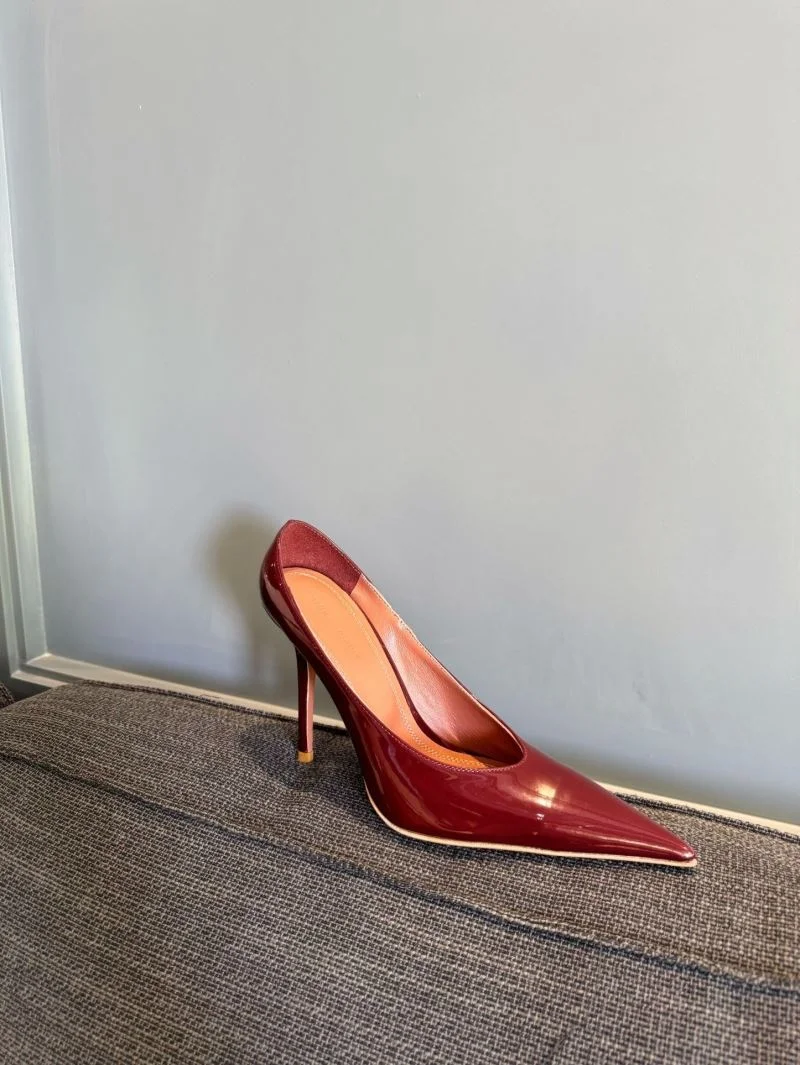 Stylish Amina Muaddi Shoes 16052