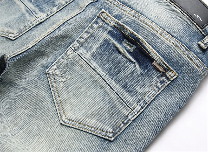 Trendy Amiri Jeans 164498