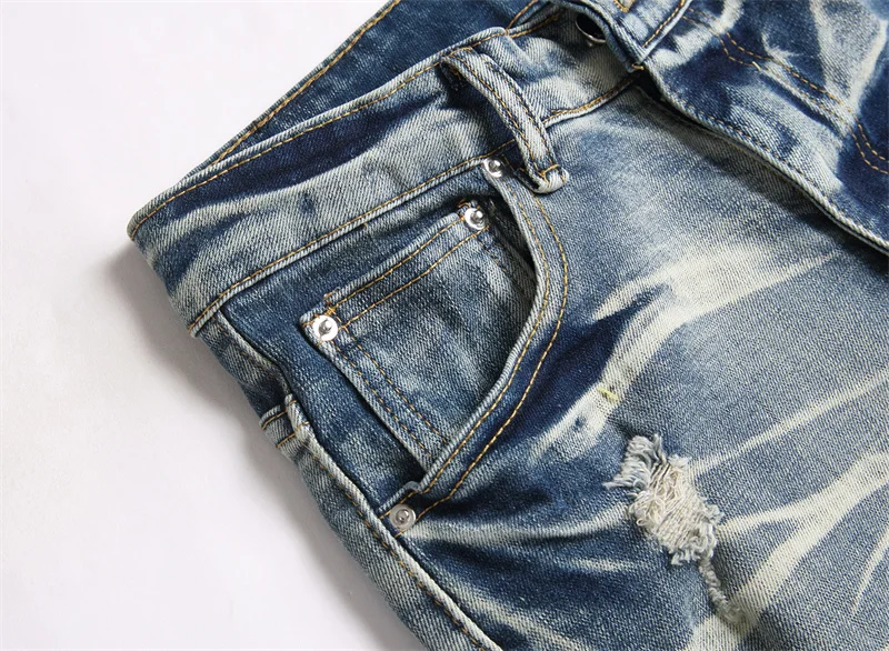 Trendy Amiri Jeans 164498