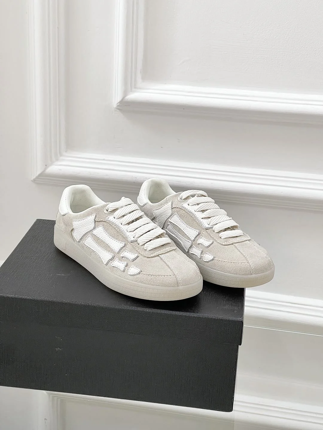 Amiri Shoes Neat 8413