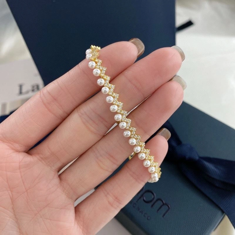 Apm Bracelets Sophisticated 215404