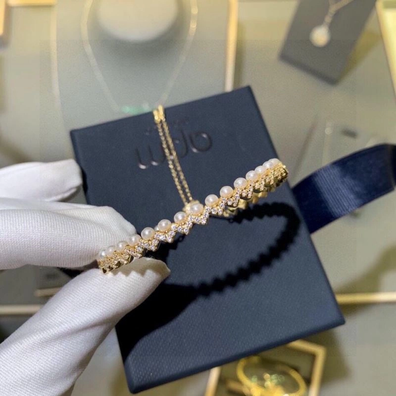 Premium Apm Bracelets 215392