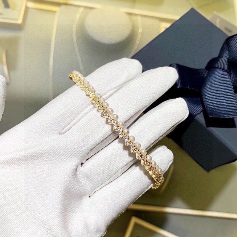 Premium Apm Bracelets 215392