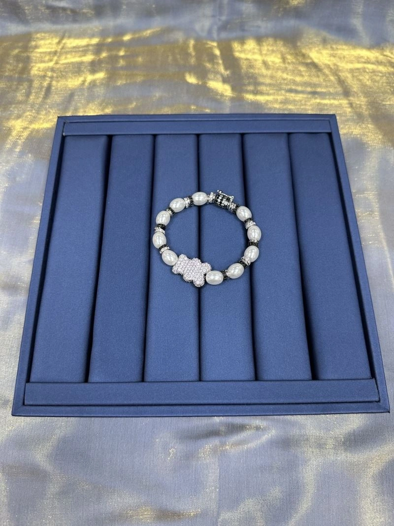 Cozy Apm Bracelets 215393