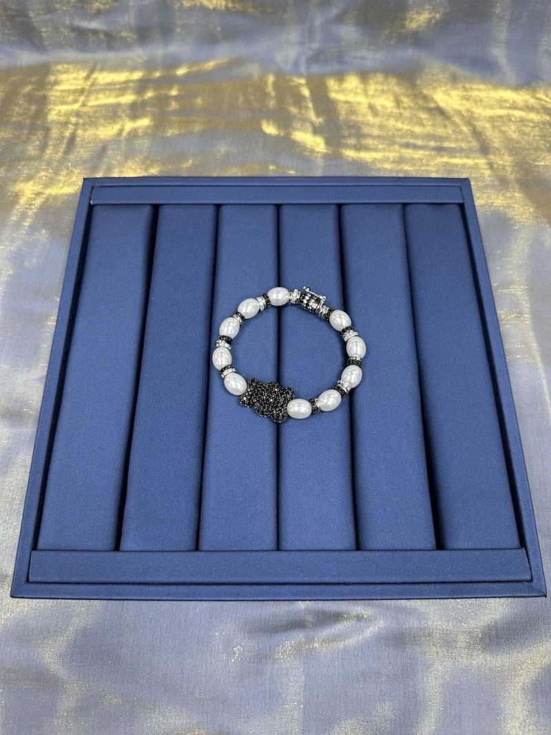 Cozy Apm Bracelets 215393