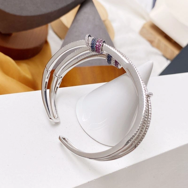 Sporty Apm Bracelets 215298