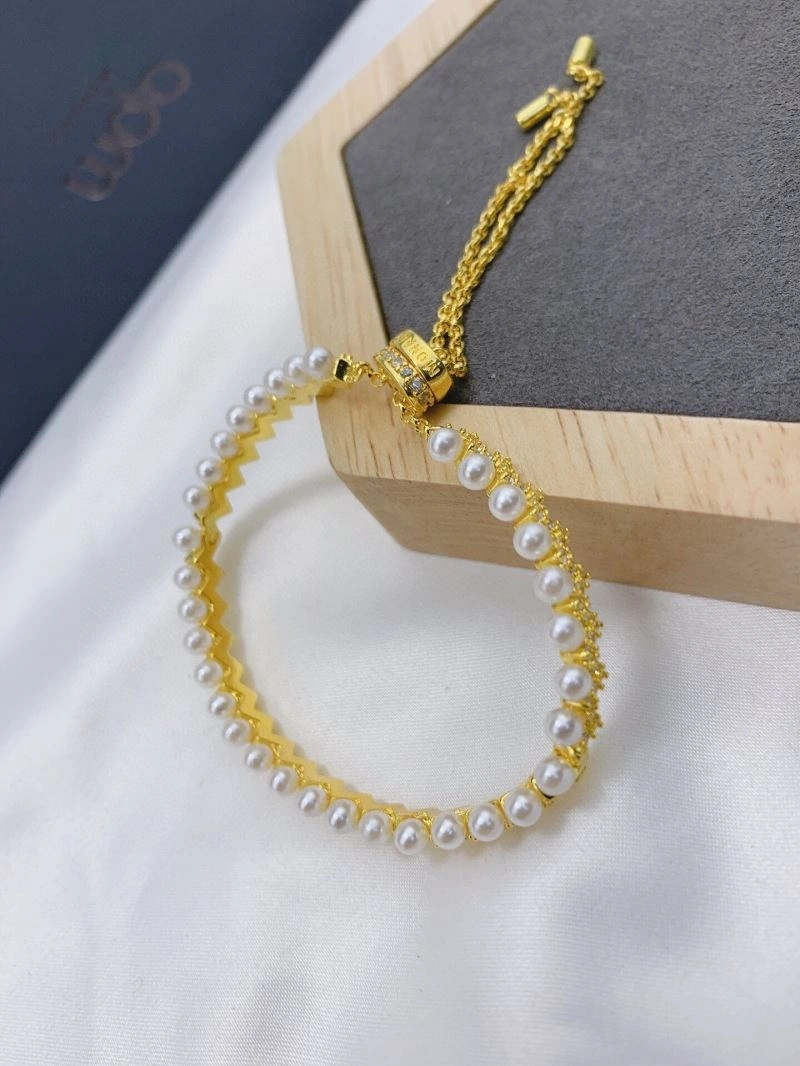 Apm Bracelets FashionForward 215116