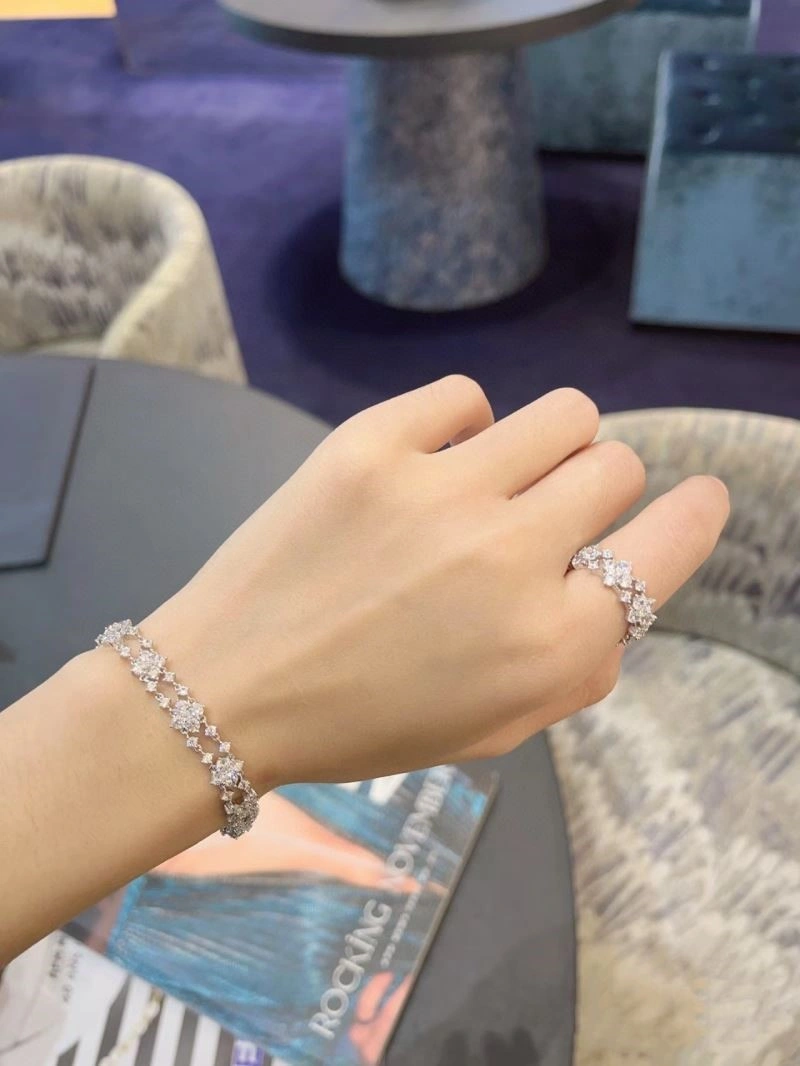 Neat Apm Bracelets 215062