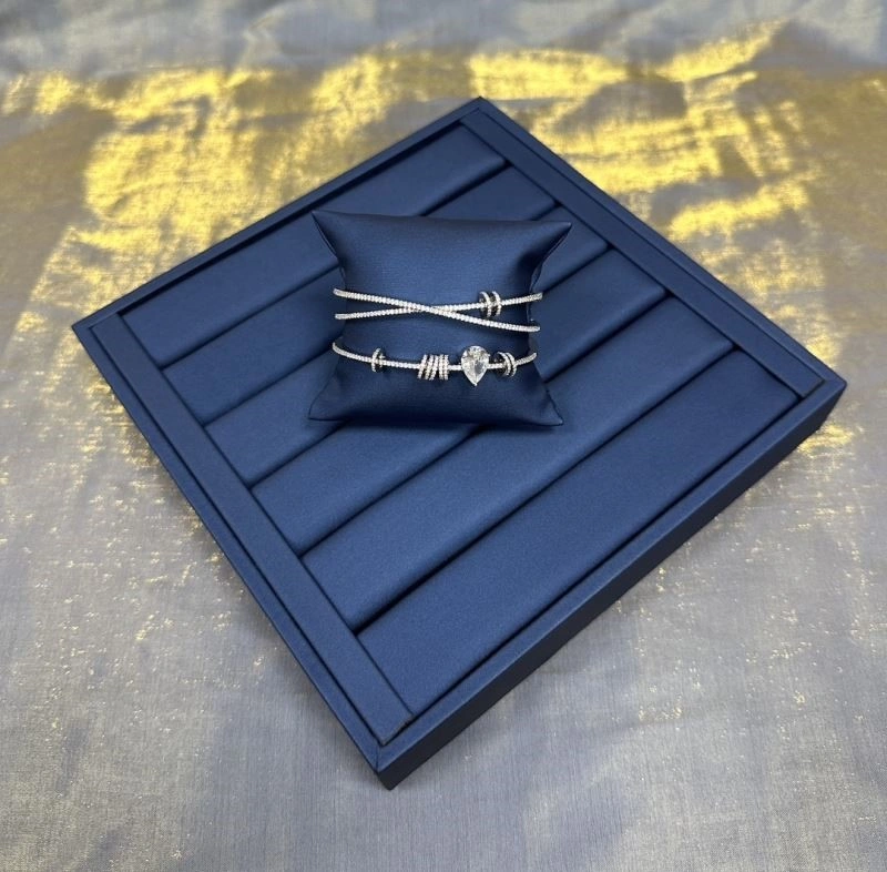 Sporty Apm Bracelets 214939