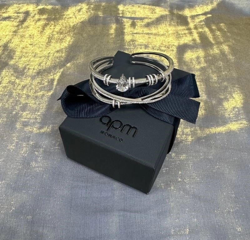 Sporty Apm Bracelets 214939