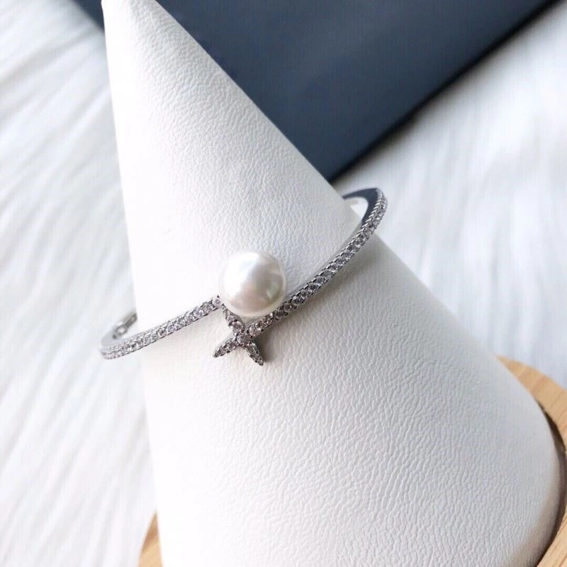 Versatile Apm Bracelets 214940