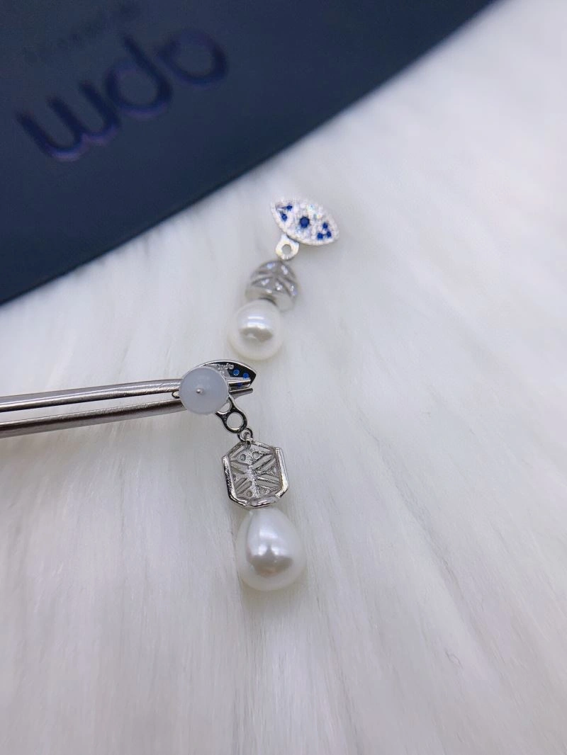 Breathable Apm Earrings 215280