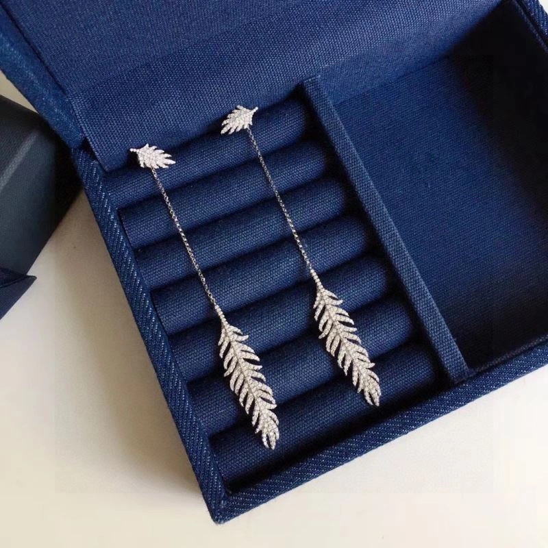 Versatile Apm Earrings 215210