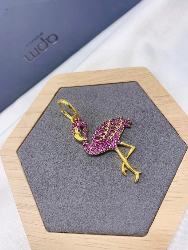 Apm Earrings Resilient 215023