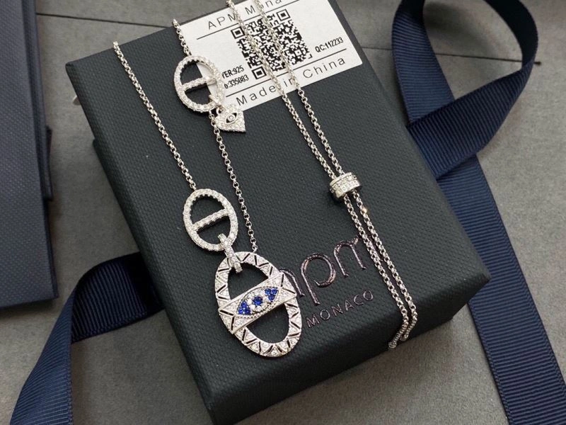 Apm Necklaces Compact 215396