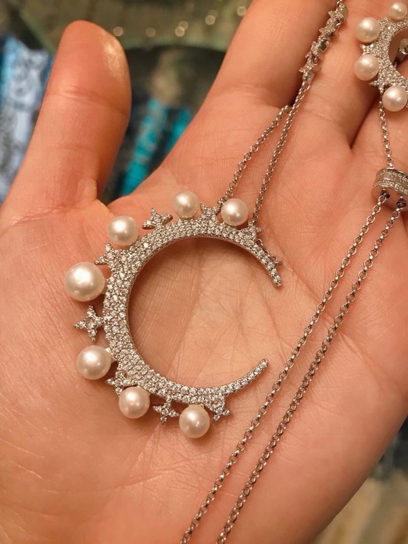 Apm Necklaces Youthful 215407
